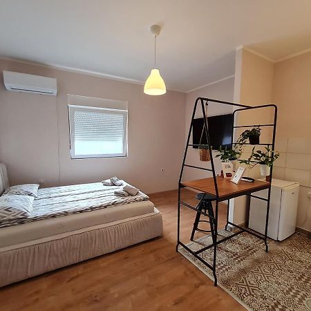 Apartmani Zrenjanin Exterior foto